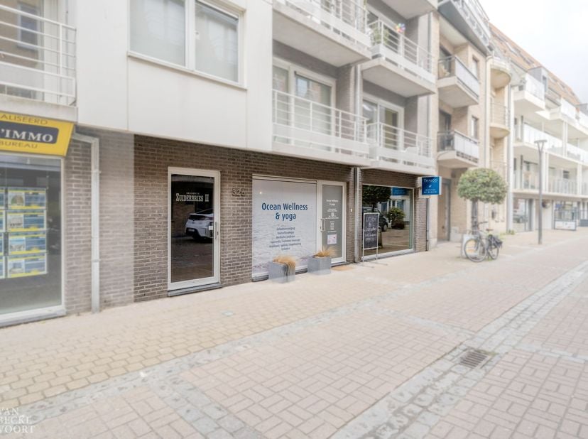 Bedrijfsvastgoed over te nemen in Duinenstraat 326,
                    8450 Bredene