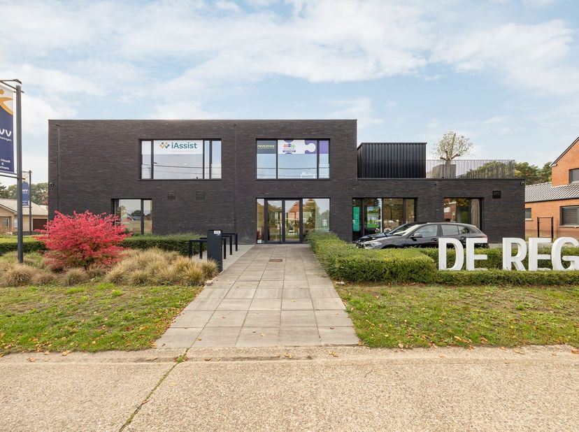 Journée portes ouvertes le samedi 14 mars de 09h30 à 10h30.<br />
<br />
Locaux d'entreprise modernes "The Region" prêts à l'emploi et à l'épreuve d