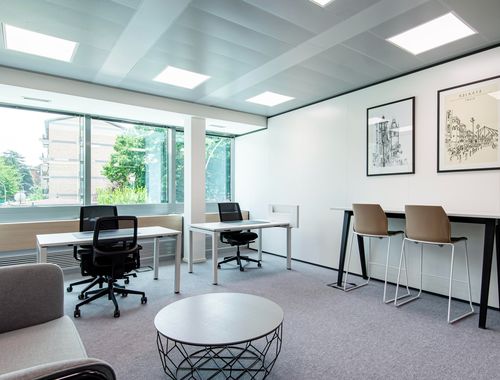                                         Bureaux à louer à Waterloo, € 879
