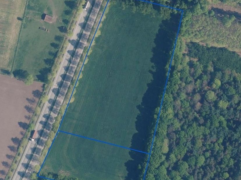 Vrij perceel landbouwgrond te koop aan de Aalterbaan te Maldegem met een totale oppervlakte van 34.844 m². De grond is vrij en onmiddelijk beschikbaar