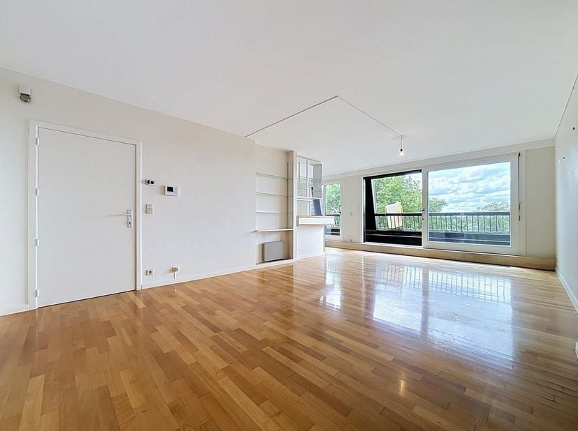 Appartement met twee terrassen en een prachtig panoramisch uitzicht over Ieper!<br />
Ontdek dit aangename, en lichtrijke appartement, ideaal gelegen