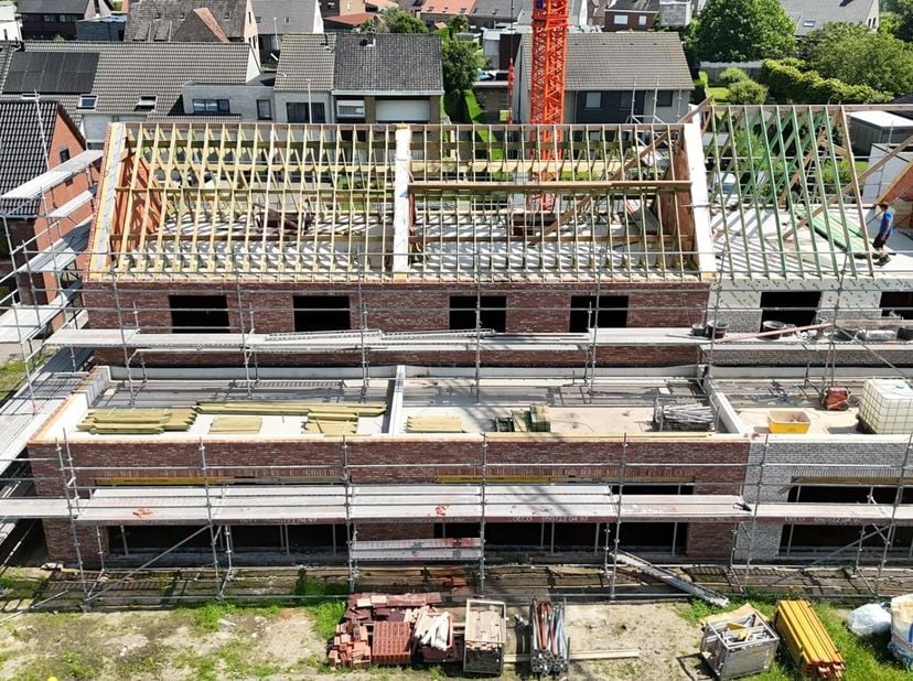 Rond de Mokkerkapel worden drie moderne BEN-woningen gebouwd op een toplocatie, op wandelafstand van scholen, winkels en openbaar vervoer. De woningen