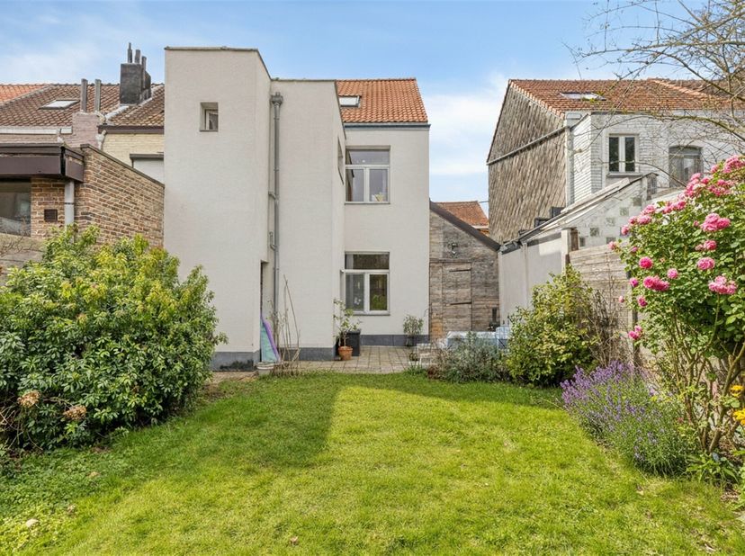 Mooie gezinswoning te koop in Kortenberg.<br />
Stelt u zich eens voor: wonen in een charmante stadswoning die het beste van twee werelden combineert.