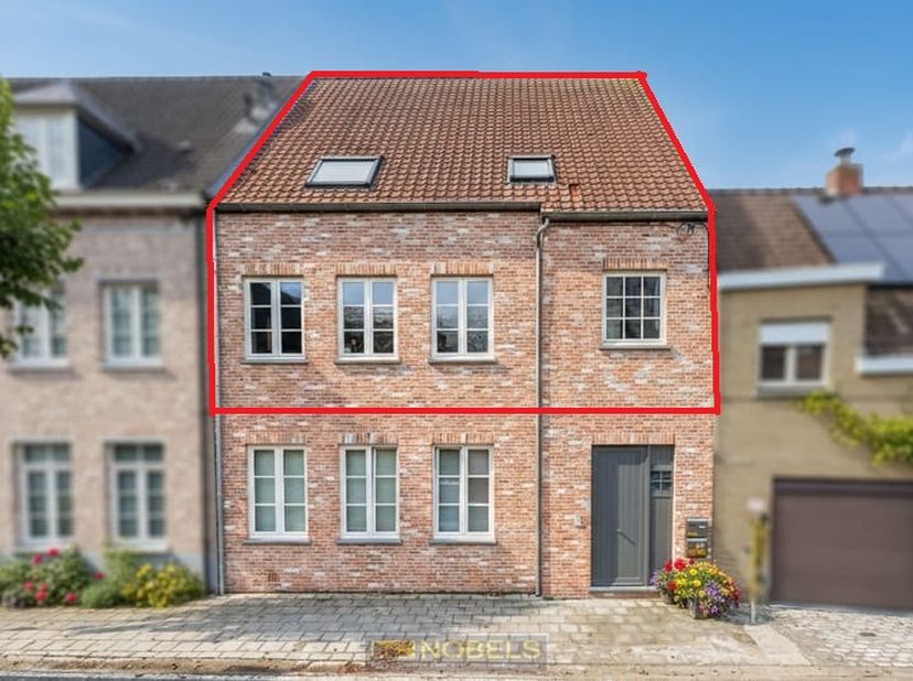 Bent u op zoek naar een comfortabel en opvallend ruim duplex appartement op een <br />
goede locatie? <br />
Dit appartement (bouwjaar 2006) ondergaat