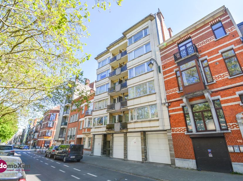 Ruim 3-slaapkamerappartement met parking op toplocatie vlak bij Brussel<br />
Ben je op zoek naar een ruim appartement op een uitstekende locatie, vl
