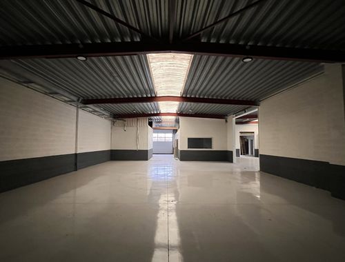                                         Bedrijfsgebouw te huur in Beringen, € 1.700
