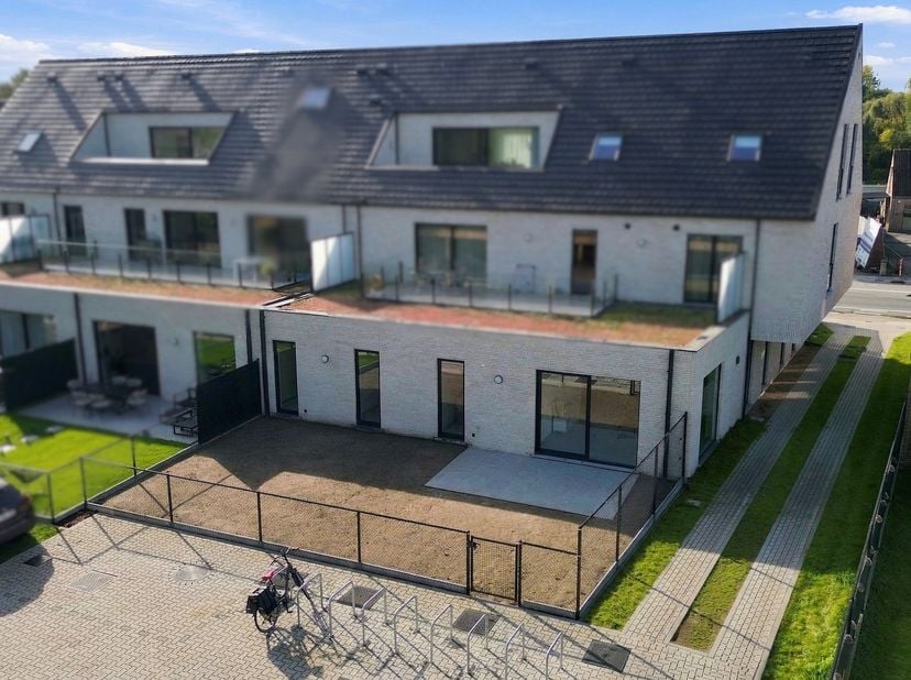 Appartement te koop in Zandstraat 65,
                    9170 Sint-Pauwels