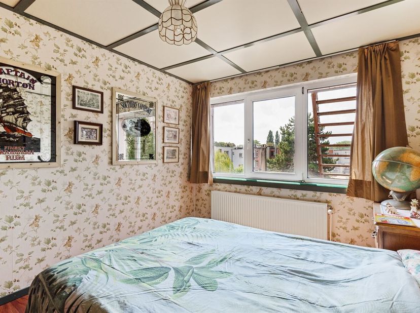 Karaktervolle woning met 4 slaapkamers en fijne tuin in Merksem<br />
Op zoek naar een woning met karakter, ruimte én mogelijkheden om er helemaal uw