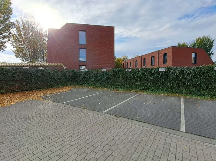 Garage te koop in Wittemolenstraat 17 bus P4-3,
                    8200 Sint-Michiels