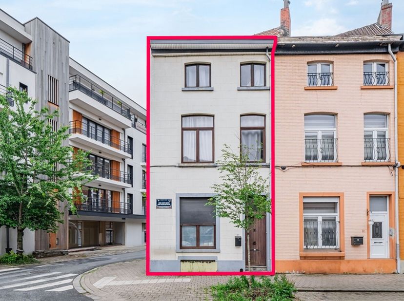 Easyhome biedt u deze woning met tuin aan, ideaal gelegen in Vorst, met een mooi indelingspotentieel in een gegeerde residentiële omgeving.<br />
Groo