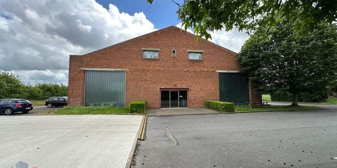 Bedrijfsvastgoed te huur in Meensesteenweg 449, 8500 Kortrijk