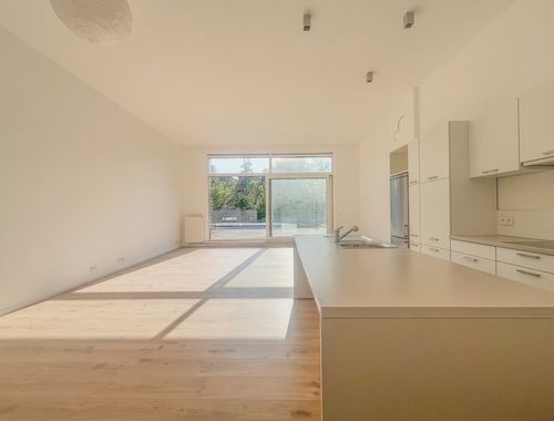                                         Appartement te huur in Ukkel, € 1.900
