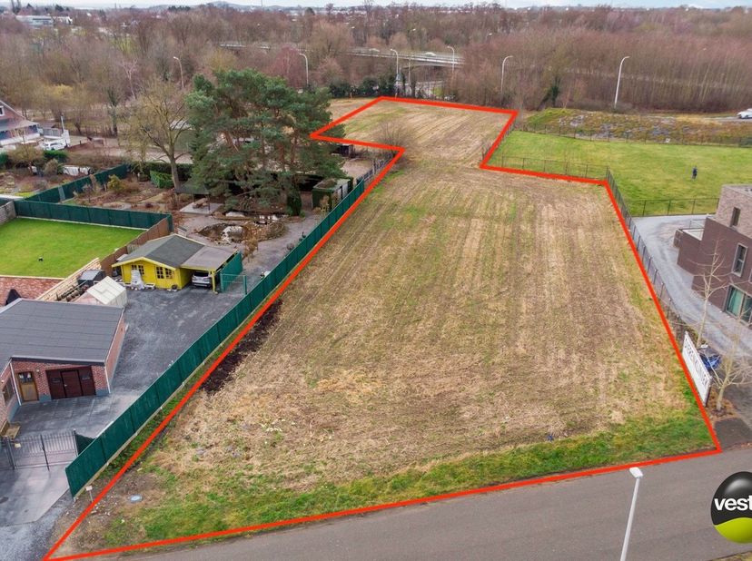 Projectgrond te koop – interessante ontwikkelingsmogelijkheden in Lanaken<br />
<br />
Deze projectgrond biedt aantrekkelijke ontwikkelingsmogelijkhed