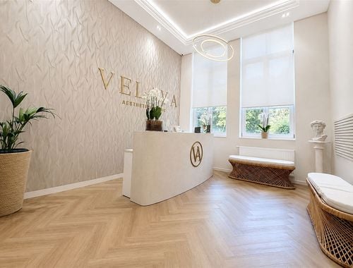                                         Bâtiment commercial à louer à Ixelles, € 950
