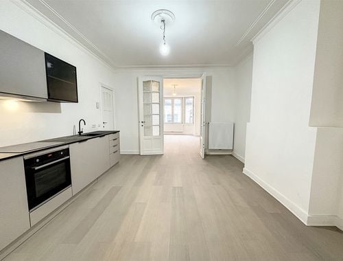                                         Immeuble d'appartements à vendre à Uccle, € 1.500.000
