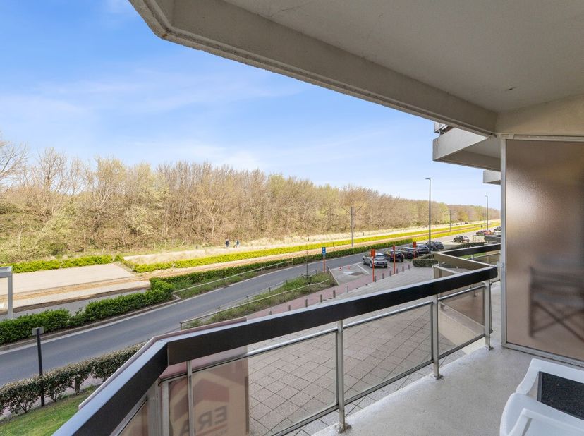[[ DIT PAND NEEMT DEEL AAN DE ERA OPEN HUIZEN DAG OP 13/6 VAN 11:00 TOT 12:00 ]] Blankenberge: Studio met ruim terras en duinenzicht te koop! Deze ins