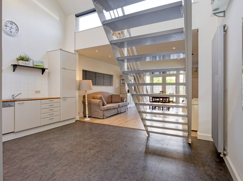 Deze toffe woning bevindt zich in het centrum van Retie en is ingericht als knusse eenslaapkamer woonst met tuin. <br />
<br />
De woning profiteert n