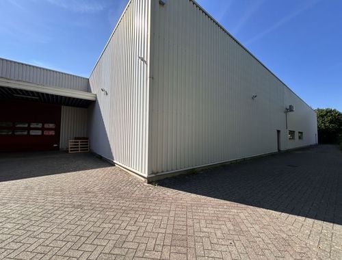                                         Entrepôt à louer à Holsbeek, € 6.250
