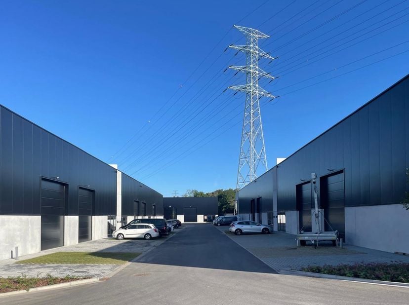 Bien professionnel à vendre à Oosterring 7,
                    3600 Genk