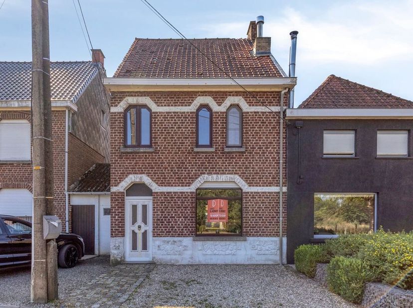 Maison située au calme avec jardin, garage et superbe vue à Welden<br />
Découvrez cette charmante maison, située au calme dans la commune rurale de W