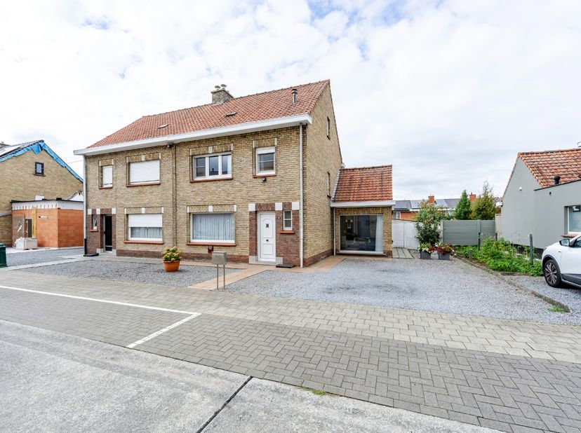 Huis te koop in Tuinwijk 42,
                    8760 Meulebeke