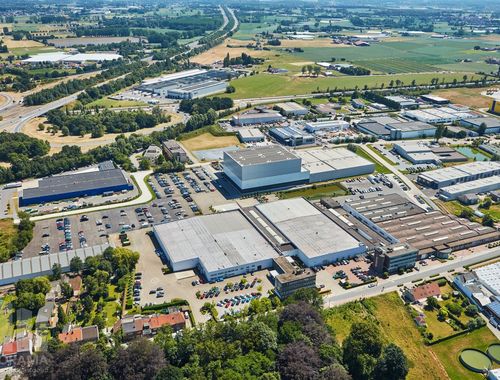                                         Bedrijfsgebouw te huur in Kontich, € 4.935
