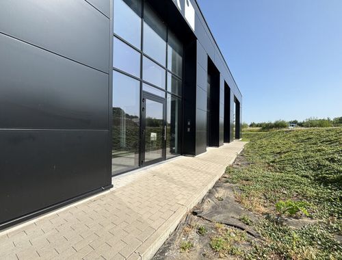                                         Bureaux à louer à Braine-le-Comte, € 850
