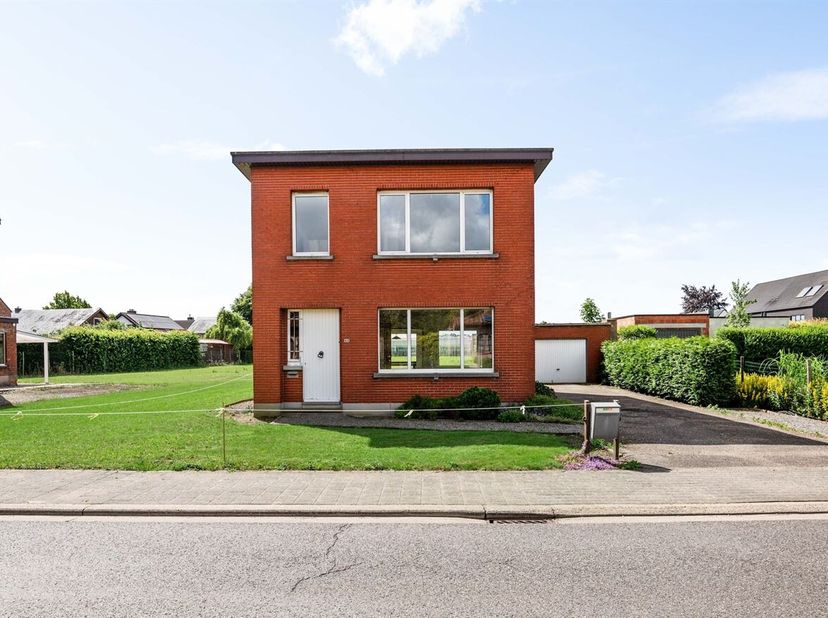TE RENOVEREN WONING OF PERCEEL MET NIEUWBOUWPOTENTIEEL OP 1.861 M²<br />
Op een rustige locatie in Vremde vindt u deze vrijstaande woning uit 1957 op