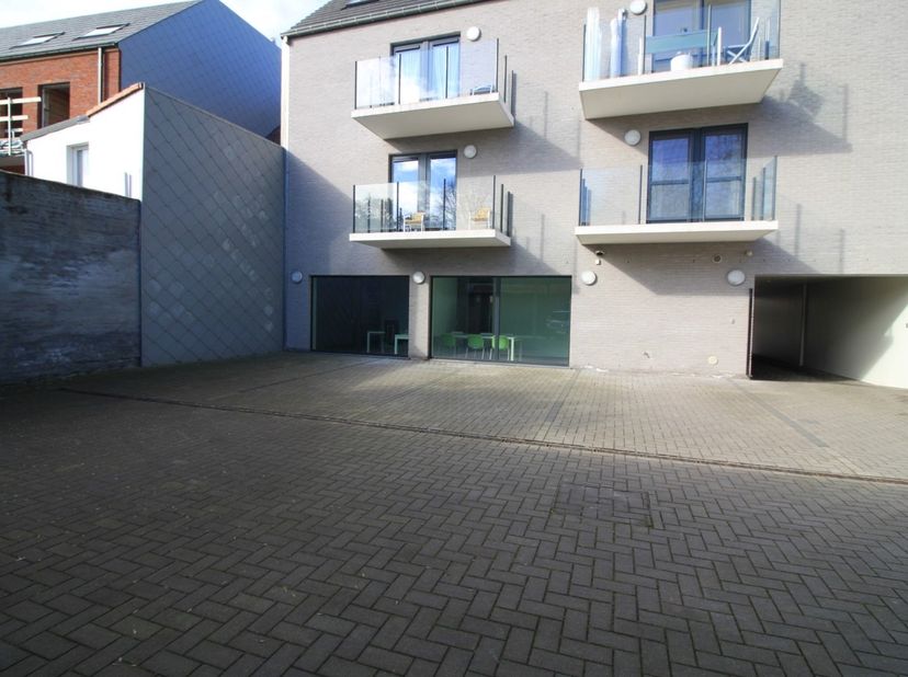 Staanplaats in het centrum van Staden.