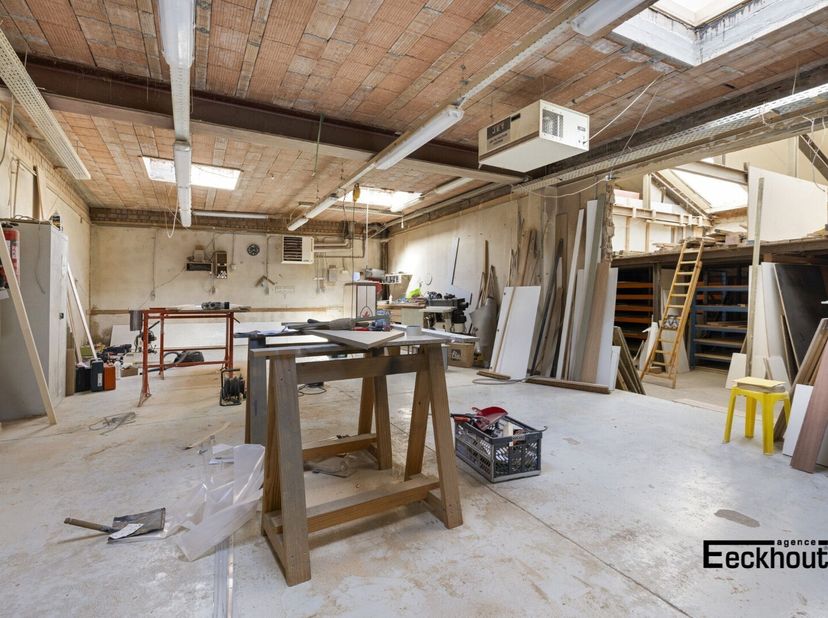 Bien professionnel à vendre
                    à 8400 Oostende
