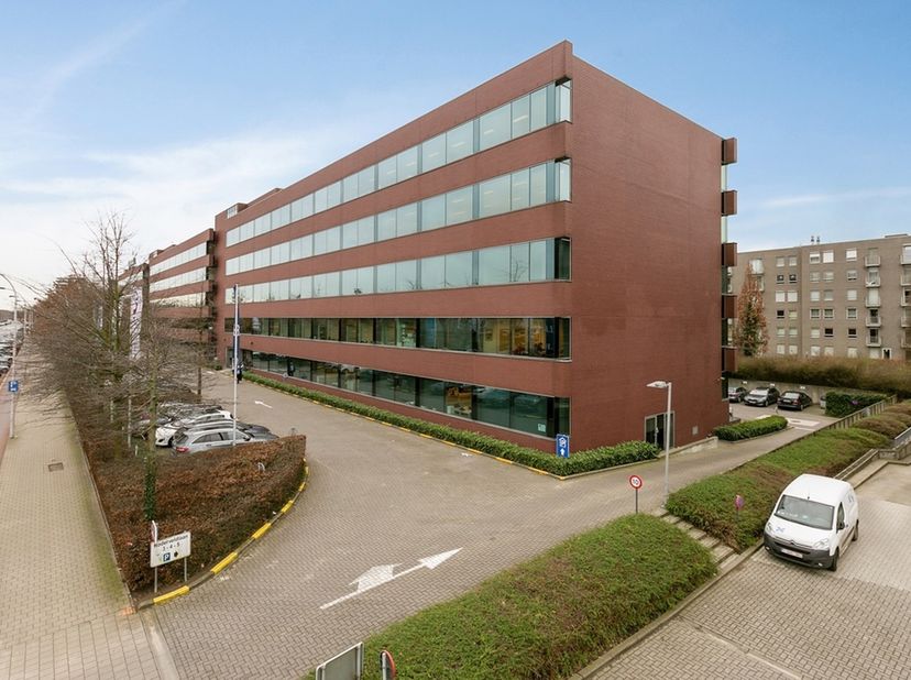 Bien professionnel à louer
                    à 2600 Berchem