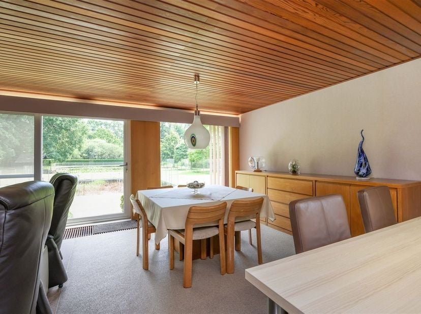 Prachtig gelegen open bebouwing met 3 slaapkamers op een perceel van 29a 06ca in groene woonomgeving<br />
<br />
Omgeving:<br />
+ Residentieel en