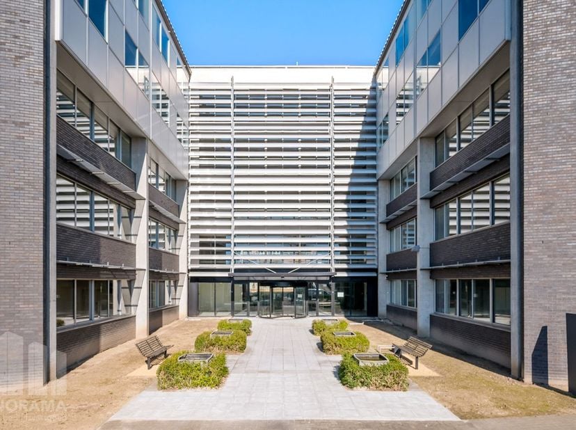 Bedrijfsvastgoed te huur in Guldensporenpark 4,
                    9820 Merelbeke