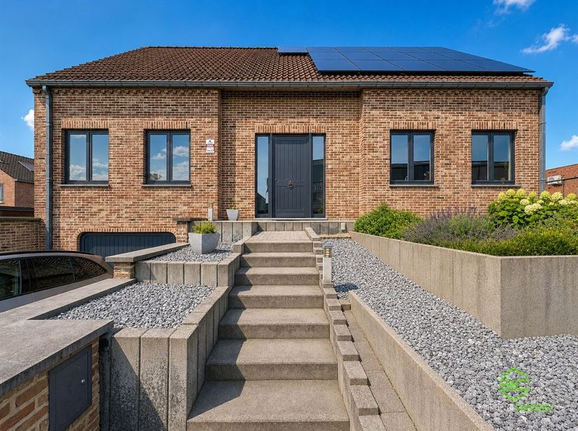 + Als u op onze eigen website (www.empresaconsult.be) naar deze woning doorklikt, vindt u alle info! +<br />
Aan de Truiense stadsrand vinden we deze
