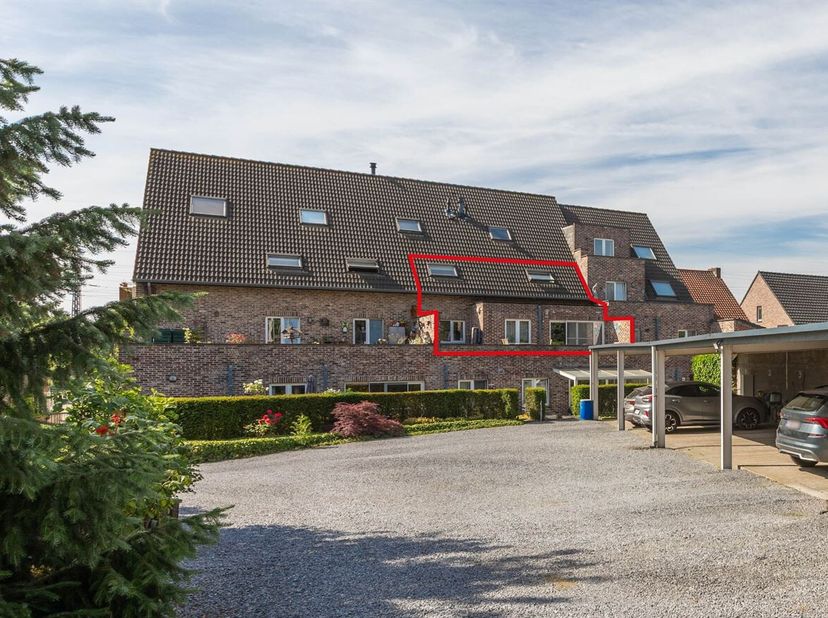 Dit duplex-appartement geniet van een centrale ligging in Houthalen-Helchteren, met winkels, scholen, openbaar vervoer en recreatiemogelijkheden in de