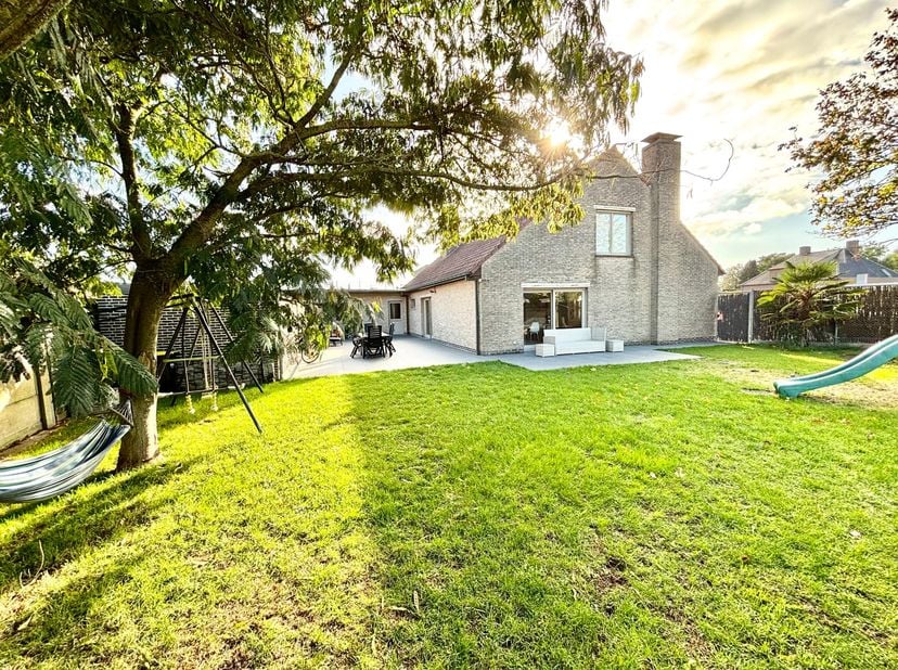 Huis te koop in Oostrozebekestraat 269,
                    8770 Ingelmunster