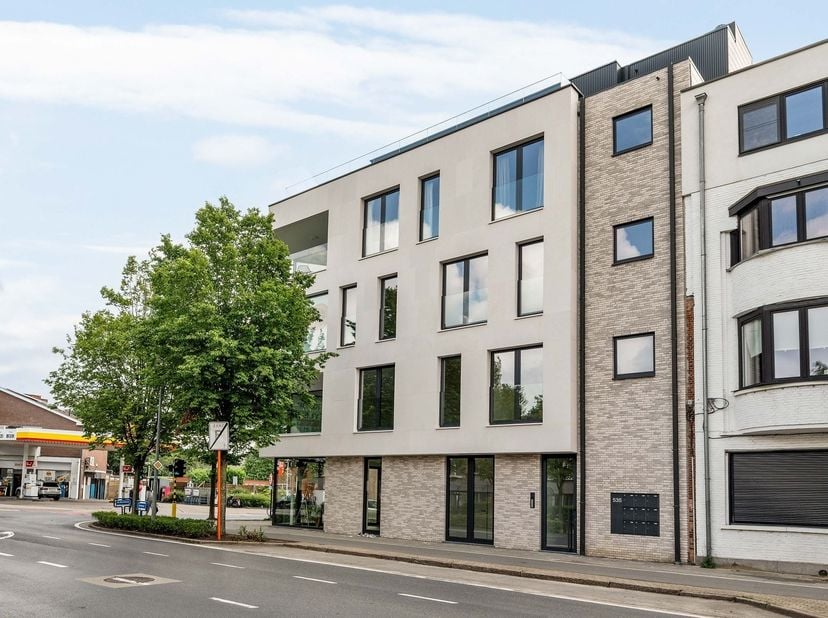 Magnifique appartement neuf d'une chambre au cœur de Brasschaat <br />
<br />
Situation :<br />
L'appartement est situé sur la Bredabaan à Brasschaat.