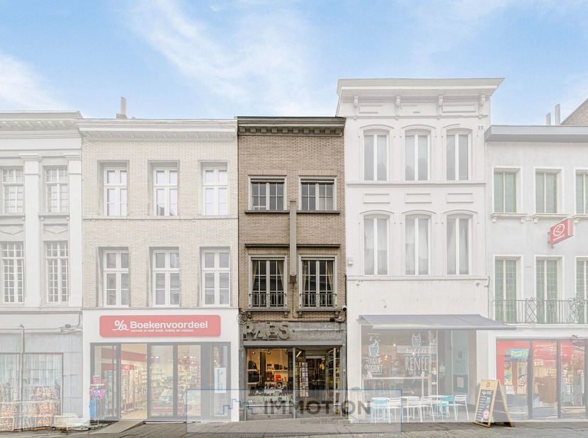Bien professionnel à vendre
                    à 8500 Kortrijk