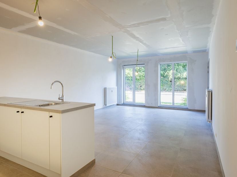Dit instapklaar &amp;amp; gerenoveerd appartement is gelegen op de gelijkvloerse verdieping van residentie "Pullaar" &amp;amp; is toegankelijk via een aparte,