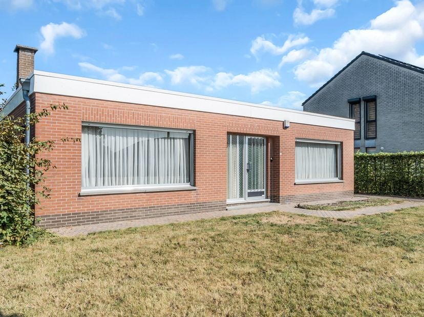 Welkom op de Beukenhoflaan 6 in Hasselt.<br />
<br />
Bent u op zoek naar een gelijkvloerse woning op een rustige locatie in Hasselt?<br />
Bent u op