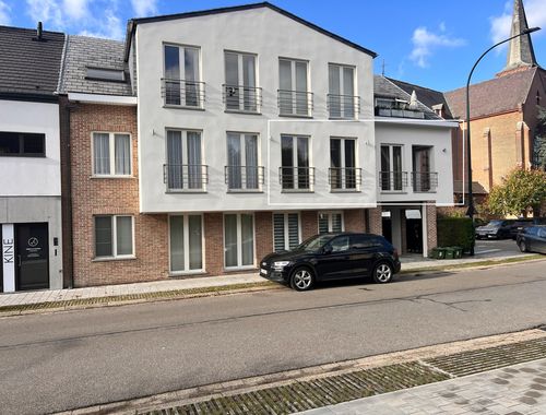                                         Appartement te koop in 's Gravenwezel, € 335.000

