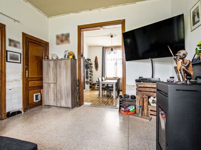 Open bebouwing met garage op ruim perceel nabij de E40<br />
Op een vlot bereikbare locatie in Landen vindt u deze open bebouwing met drie slaapkamers