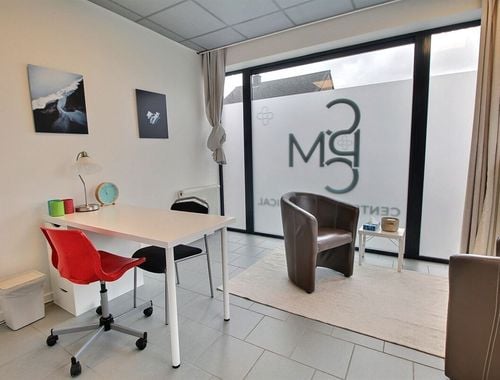                                         Atelier te huur in Saint-Denis-Bovesse, € 90

