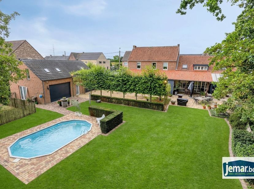 Huis te koop in Burgemeester Henrylaan 108,
                    3650 Rotem