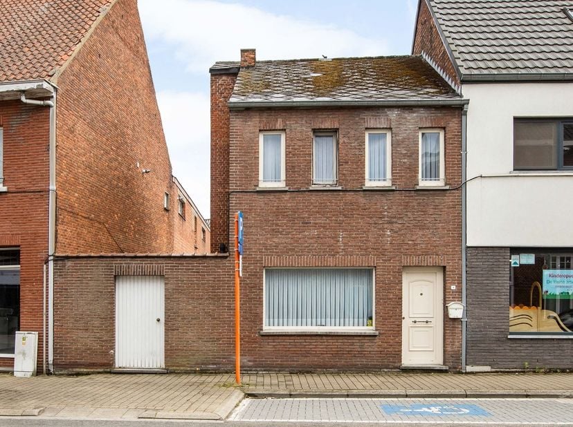 Ligging<br />
<br />
Gelegen in het centrum van Beverlo, op wandelafstand van winkels, scholen en openbaar vervoer. Dankzij de vlotte verbindingen n