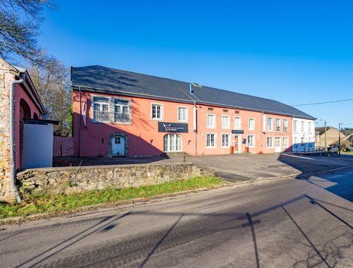                                         Handelspand met woonst te koop in Lavacherie, € 400.000
