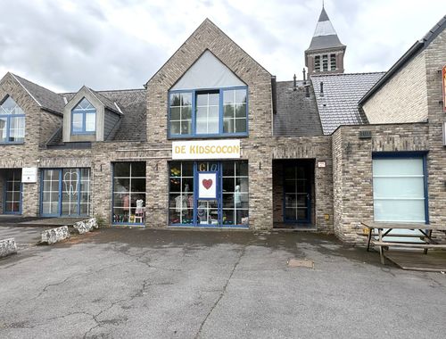                                         Rez-de-chaussée commercial à louer à Deinze, € 590
