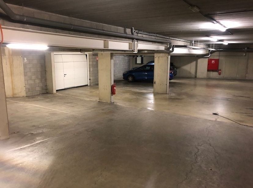 Garage à louer
                    à 3500 Hasselt