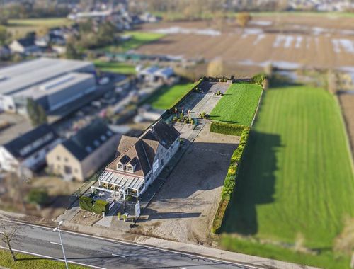                             Commercieel Gebouw te koop in Opgrimbie
