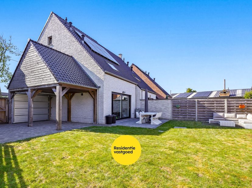Maison à vendre
                    à 8600 Leke
